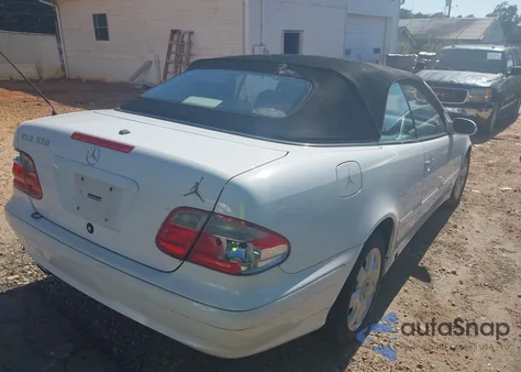 2001 Mercedes-Benz Clk 320 z USA, uszkodzony, nr VIN WDBLK65G91T056291